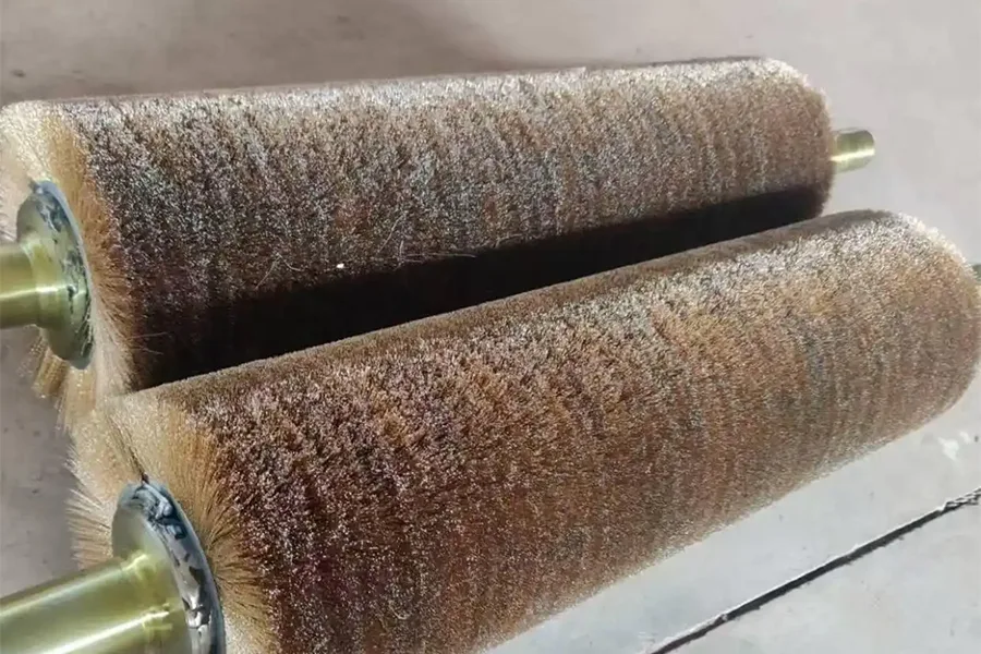 Three common industrial applications of brush rollers